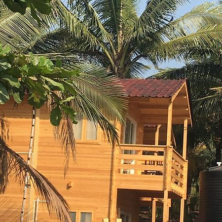 Tiara Fiesta Beach Cottages Morjim Exteriör bild